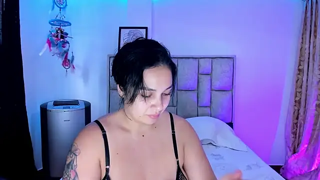 Snapshot of brianaGuzman chatting on June 2026 06:07:02 PM brianaGuzman online show from June 2026 06:07:02 PM