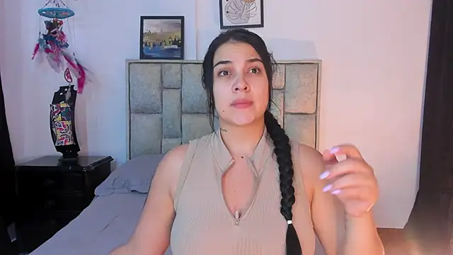 brianaGuzman online show from April 2026 06:10:02 PM