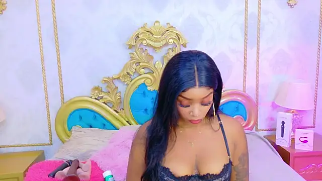 SalomeRestrepo online show from November 2025 05:00:05 AM