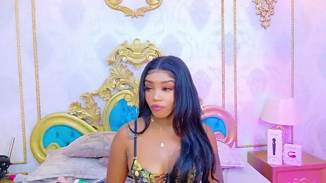 SalomeRestrepo online show from November 2025 04:30:01 AM