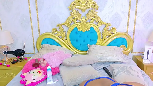 SalomeRestrepo online show from September 2025 04:39:01 AM