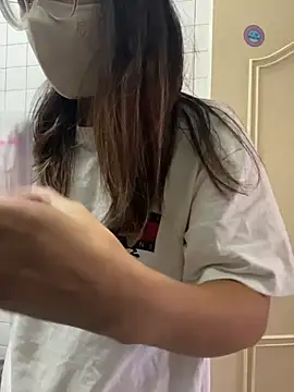 yourbootygirl online show from November 2025 04:00:02 AM