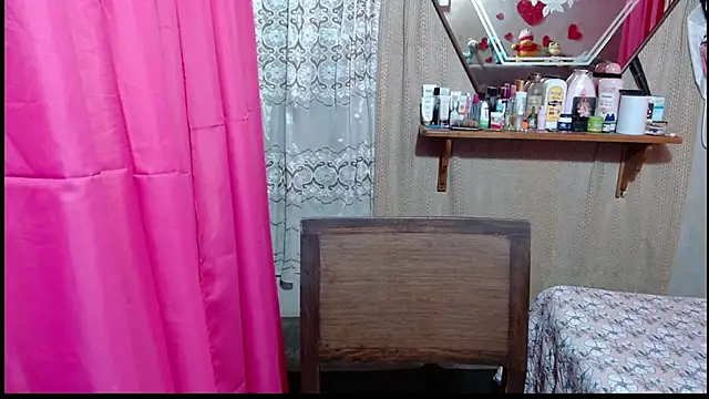 Lunawillis online show from January 2026 07:09:01 PM