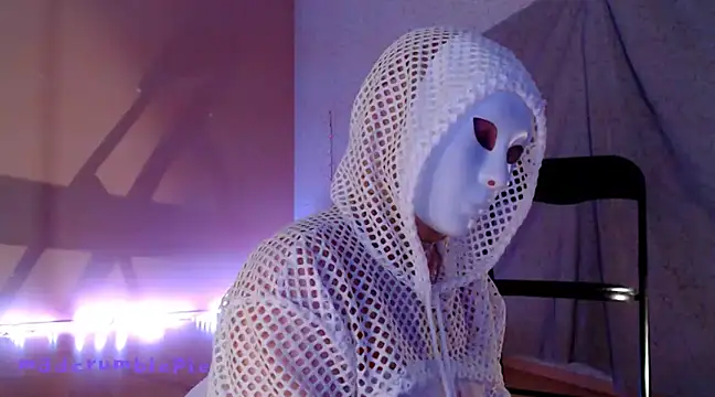 madcrumblepie online show from March 2025 08:27:01 PM