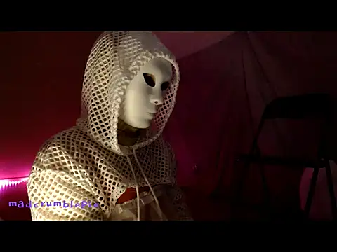 madcrumblepie online show from September 2025 04:28:02 PM