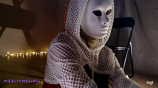 madcrumblepie online show from January 2025 08:59:01 PM