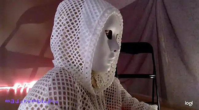 madcrumblepie online show from February 2025 08:50:01 PM