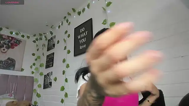 katt  black   online show from October 2025 08:38:01 PM