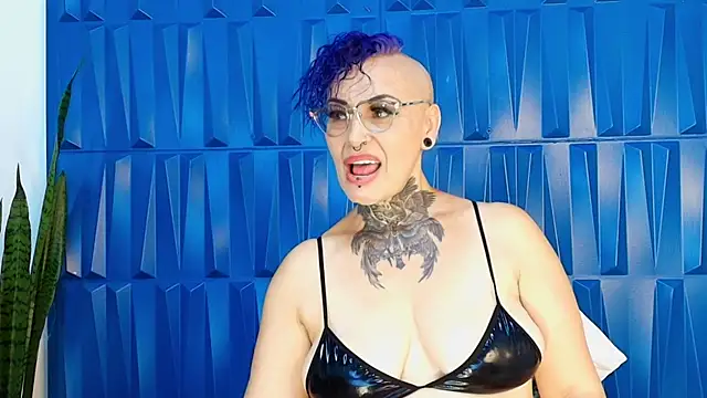 Snapshot of SandyyRose chatting on February 2025 06:47:02 PM SandyyRose online show from February 2025 06:47:02 PM