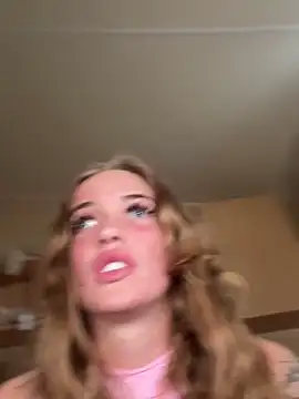 cydneyxox online show from April 2026 05:17:02 PM