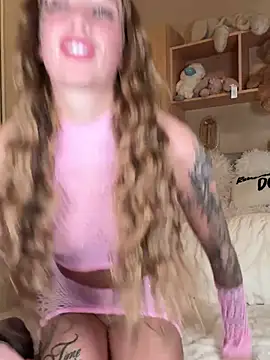 cydneyxox online show from April 2026 11:35:01 AM