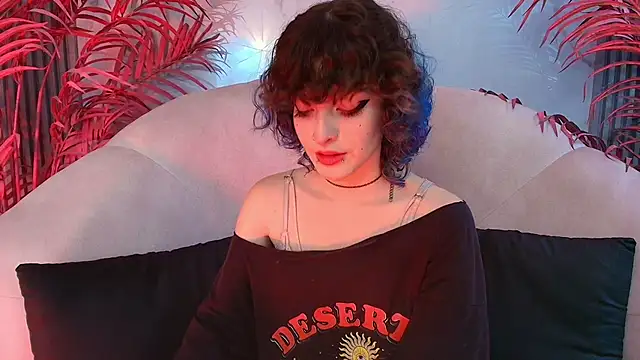 Snapshot of EvaHalsey chatting on November 2025 07:17:02 PM EvaHalsey online show from November 2025 07:17:02 PM