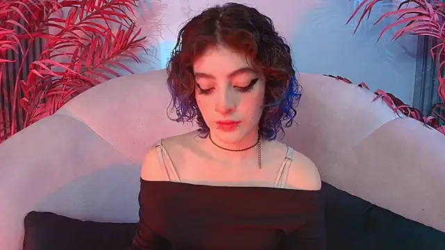 Snapshot of EvaHalsey chatting on October 2025 08:30:02 PM EvaHalsey online show from October 2025 08:30:02 PM