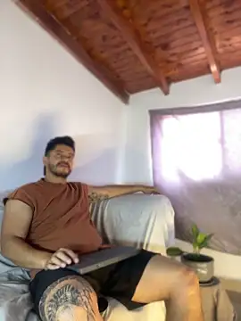 AndresSmith   online show from April 2026 04:33:01 PM