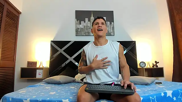 nakedfoam1 online show from April 2026 03:22:01 AM