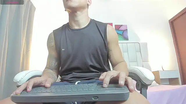 nakedfoam1 online show from March 2026 04:05:02 AM