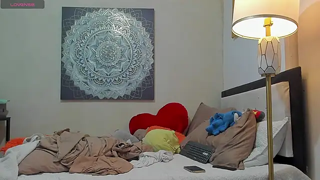 nakedfoam1 online show from November 2025 11:58:02 AM