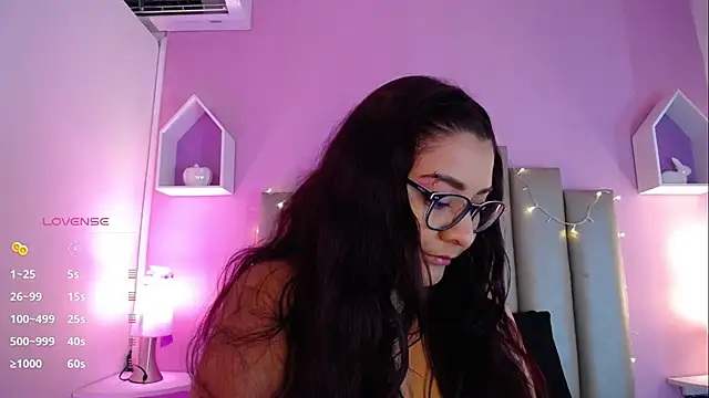 Snapshot of MeghanBurn chatting on March 2025 12:56:02 PM MeghanBurn online show from March 2025 12:56:02 PM