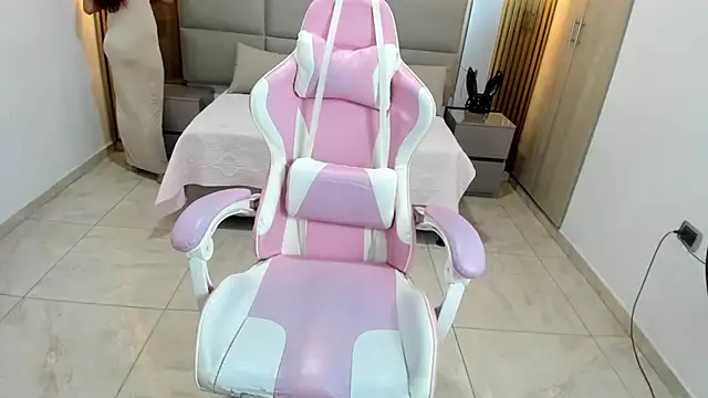 Snapshot of Maysa_badawi chatting on January 2025 07:21:01 PM Maysa badawi online show from January 2025 07:21:01 PM