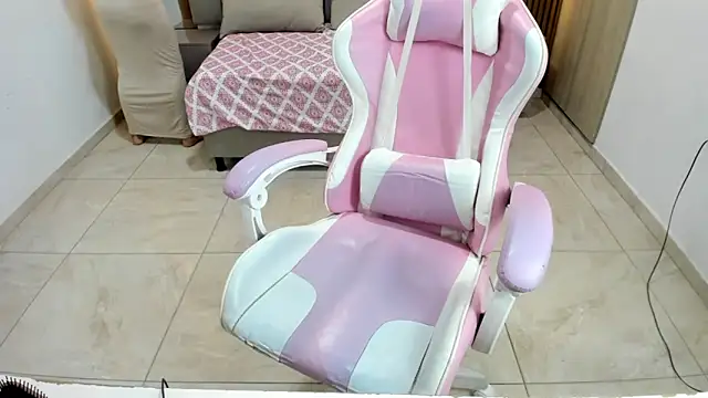 Snapshot of Maysa_badawi chatting on January 2025 10:21:01 PM Maysa badawi online show from January 2025 10:21:01 PM