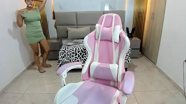 Snapshot of Maysa_badawi chatting on February 2025 10:29:02 PM Maysa badawi online show from February 2025 10:29:02 PM