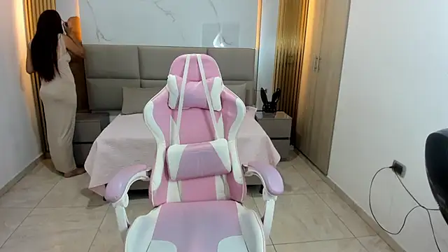 Snapshot of Maysa_badawi chatting on January 2025 07:15:01 PM Maysa badawi online show from January 2025 07:15:01 PM