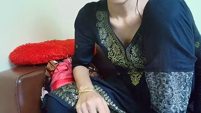 Srabontii online show from December 2025 06:47:02 AM