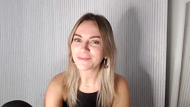 Snapshot of Milla__one chatting on November 2025 08:19:02 AM Milla one online show from November 2025 08:19:02 AM