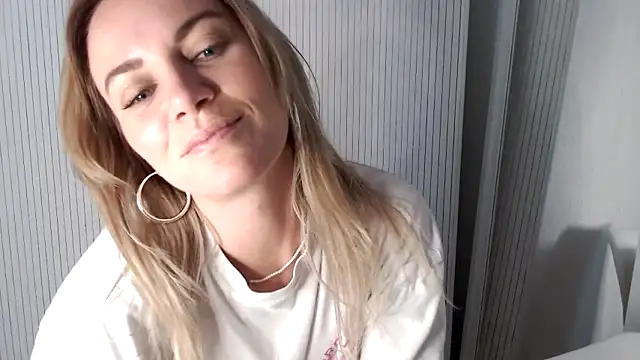 Snapshot of Milla__one chatting on November 2025 01:59:02 PM Milla one online show from November 2025 01:59:02 PM