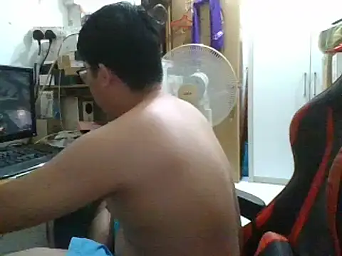 Snapshot of shyboymasturbation chatting on February 2025 04:47:01 PM shyboymasturbation online show from February 2025 04:47:01 PM