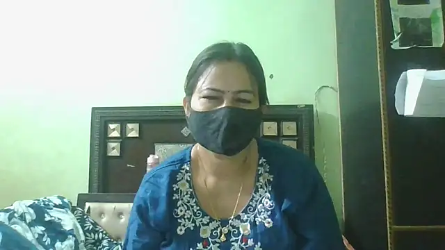 couplesuni online show from May 2026 04:17:02 AM