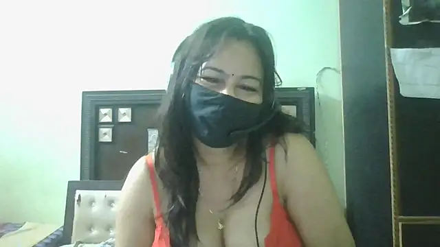 couplesuni online show from May 2026 03:11:02 AM