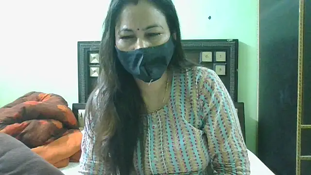 Snapshot of couplesuni chatting on March 2025 05:33:02 AM couplesuni online show from March 2025 05:33:02 AM