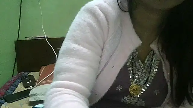 Snapshot of couplesuni chatting on December 2025 05:01:01 PM couplesuni online show from December 2025 05:01:01 PM