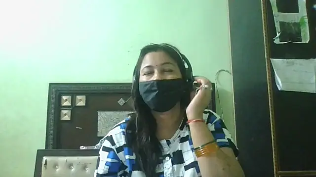 couplesuni online show from May 2026 10:29:01 AM