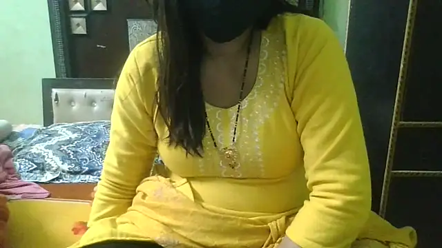 Snapshot of couplesuni chatting on November 2025 04:02:02 AM couplesuni online show from November 2025 04:02:02 AM