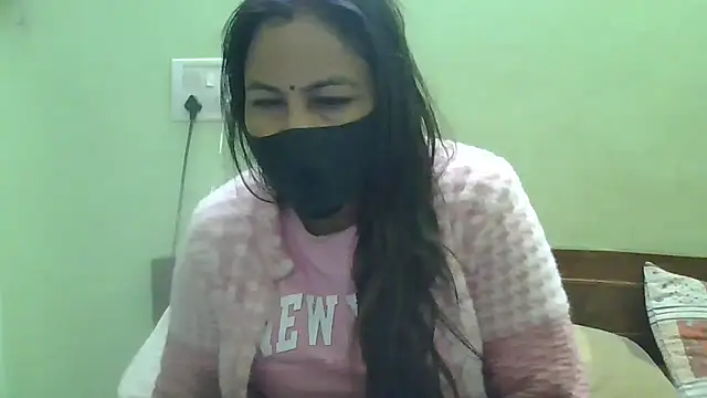 Snapshot of couplesuni chatting on January 2025 04:26:01 AM couplesuni online show from January 2025 04:26:01 AM