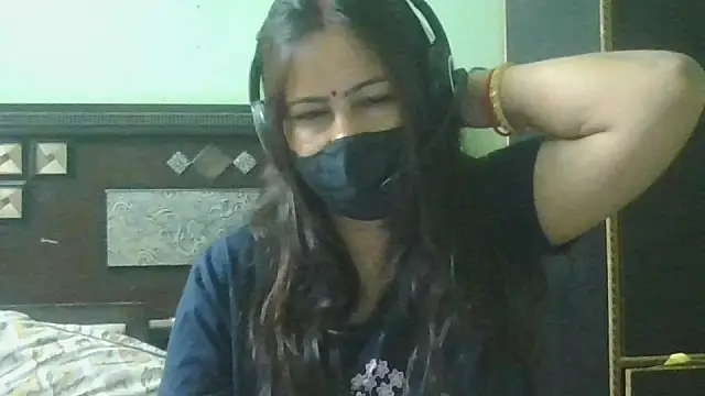 couplesuni online show from April 2026 05:01:02 AM