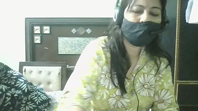 couplesuni online show from May 2026 02:23:01 AM
