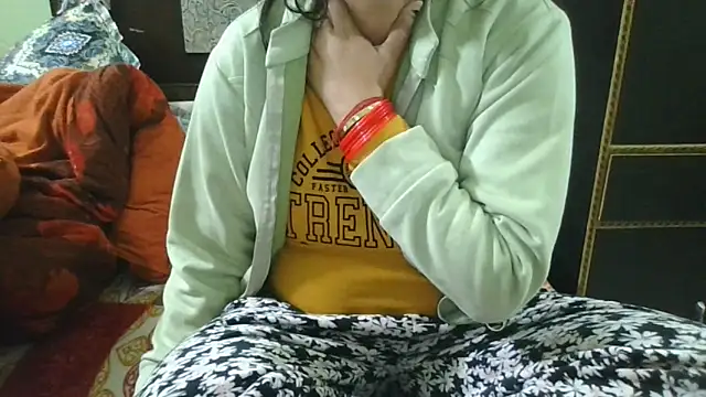 couplesuni online show from February 2026 04:10:01 AM