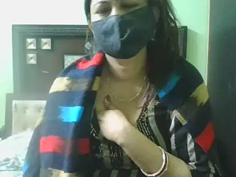 Snapshot of couplesuni chatting on February 2025 05:09:02 AM couplesuni online show from February 2025 05:09:02 AM