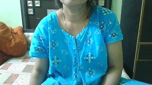 Snapshot of couplesuni chatting on October 2025 08:30:01 AM couplesuni online show from October 2025 08:30:01 AM