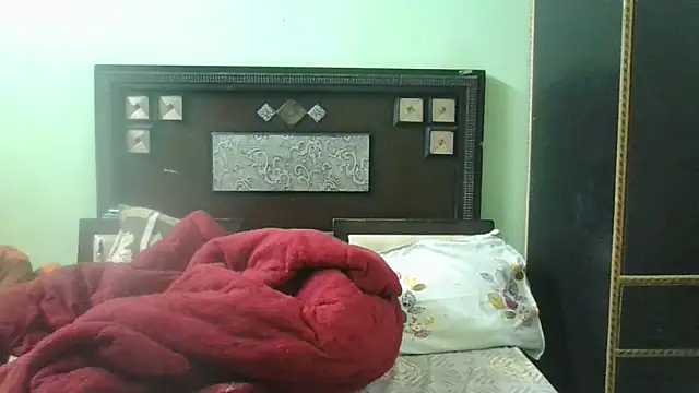 Snapshot of couplesuni chatting on February 2025 11:21:01 AM couplesuni online show from February 2025 11:21:01 AM