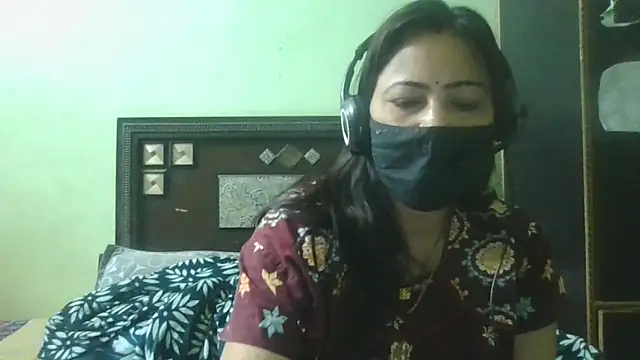 couplesuni online show from April 2026 10:33:01 AM