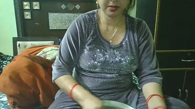 couplesuni online show from February 2026 07:00:01 AM