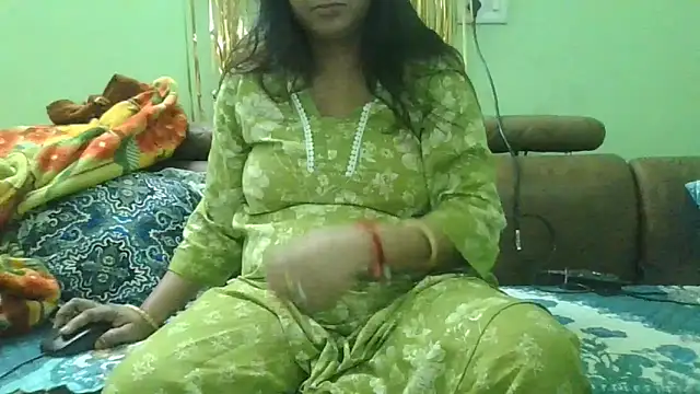 Snapshot of couplesuni chatting on November 2025 09:35:02 AM couplesuni online show from November 2025 09:35:02 AM