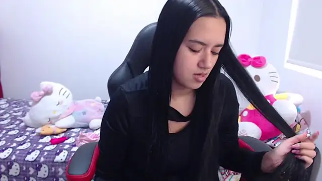 kayla k18 online show from April 2026 12:44:01 PM