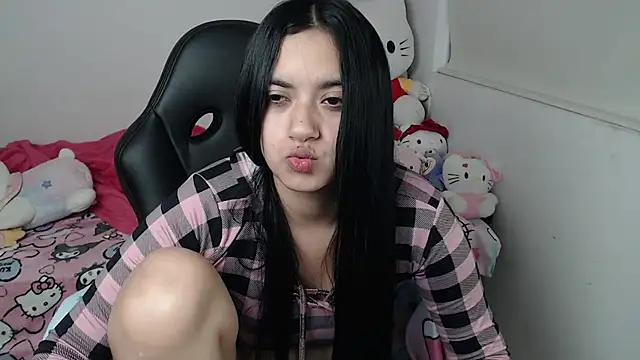 Snapshot of kayla_k18 chatting on June 2026 11:26:02 PM kayla k18 online show from June 2026 11:26:02 PM