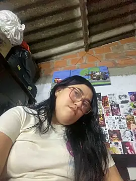 dafne19  online show from November 2025 04:45:01 AM