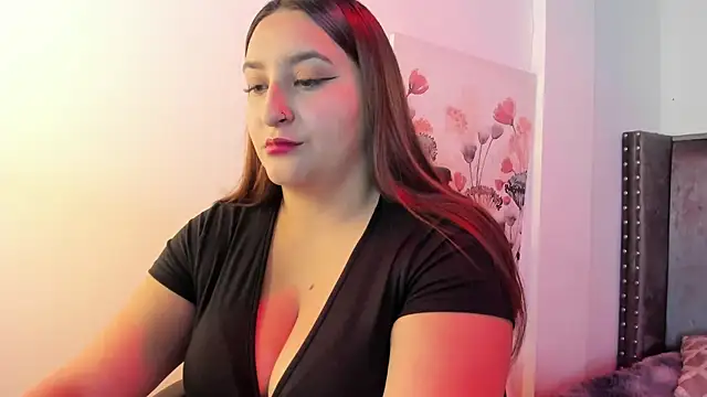 Snapshot of Alaia_Cute chatting on October 2025 03:41:02 AM Alaia Cute online show from October 2025 03:41:02 AM